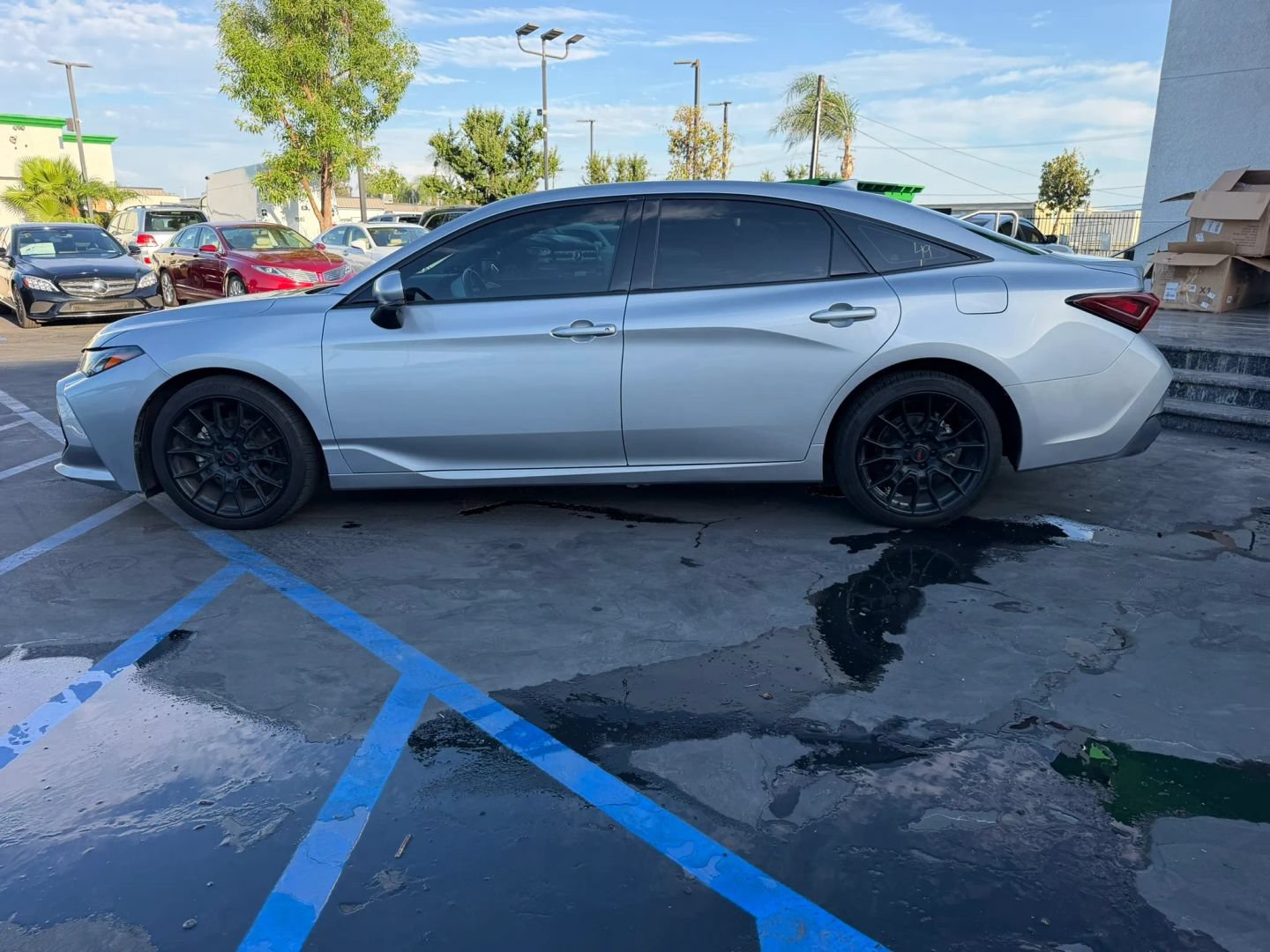 Used 2021 Toyota Avalon Limited w/ Advanced Safety Package FWD image 5