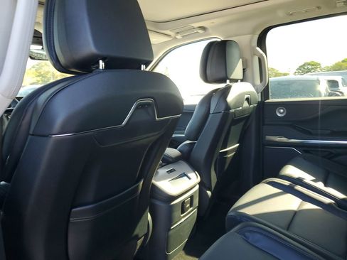 New 2025 Lincoln Navigator L Reserve AWD/4WD image 10