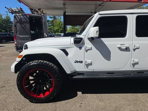 Used 2024 Jeep Wrangler High Altitude AWD/4WD image 28