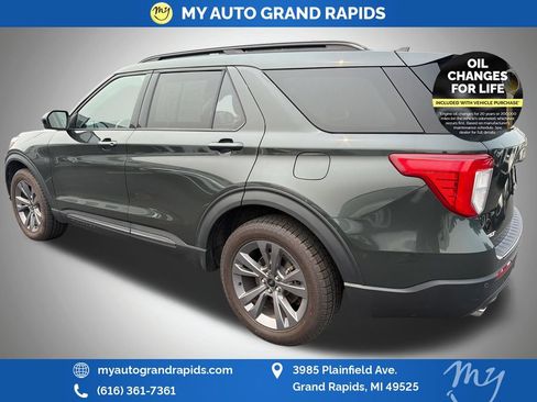 Used 2022 Ford Explorer XLT w/ Equipment Group 202A AWD/4WD image 5