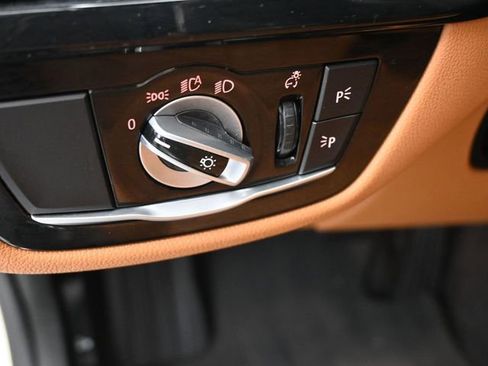 Used 2021 BMW 530i w/ Premium Package image 21