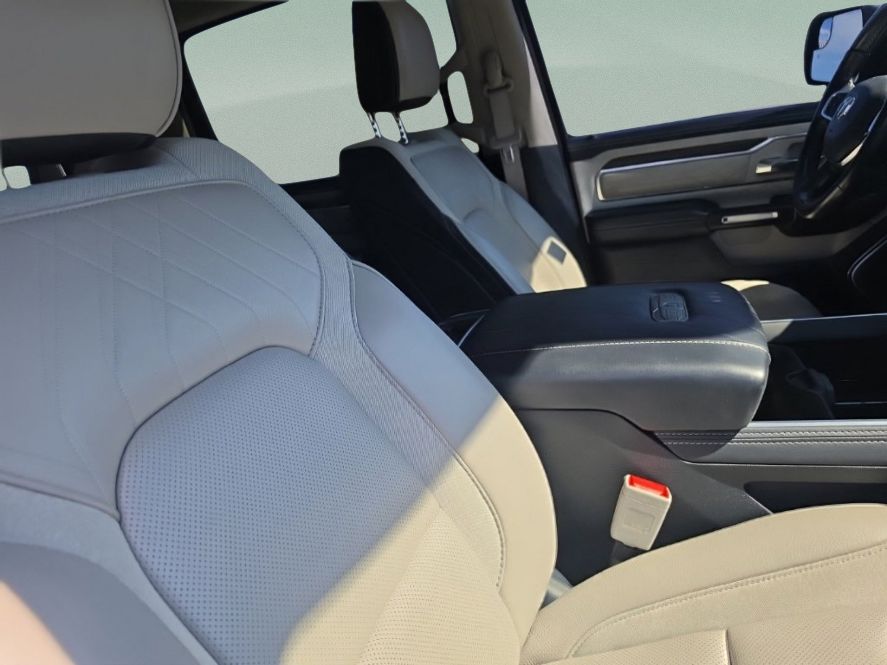 Used 2022 RAM 1500 Limited AWD/4WD image 30