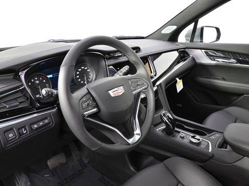 New 2025 Cadillac XT6 Premium Luxury w/ Technology Package image 11
