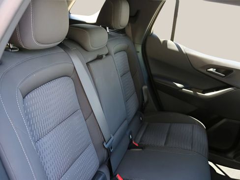 Used 2026 Chevrolet Equinox LT FWD image 17