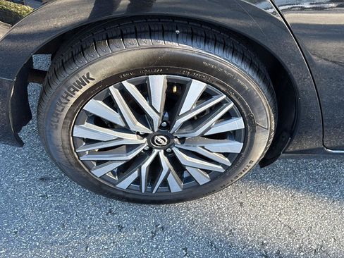 Used 2024 Nissan Altima 2.5 SV image 32