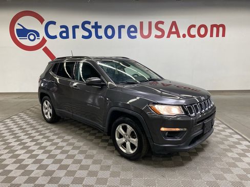 Used 2019 Jeep Compass Latitude image 1