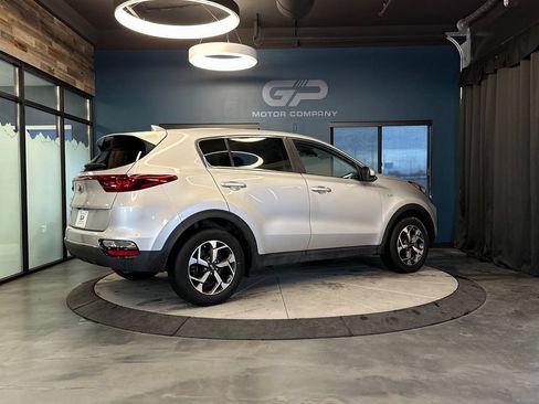 Used 2020 Kia Sportage LX AWD/4WD image 3