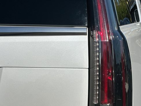 Used 2020 Cadillac Escalade ESV Platinum image 48