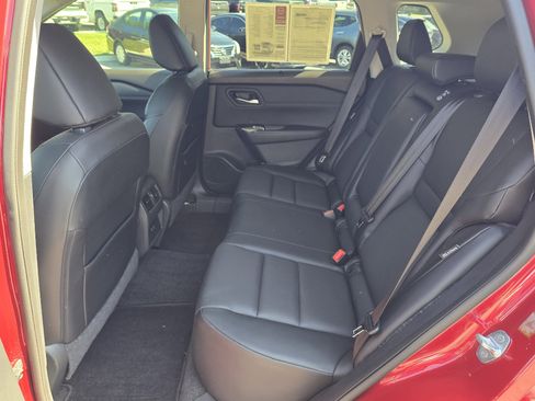 Certified 2022 Nissan Rogue SV w/ SV Premium Package FWD image 11