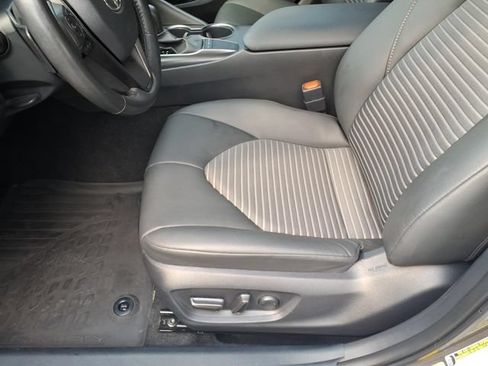 Used 2024 Toyota Camry SE FWD image 13