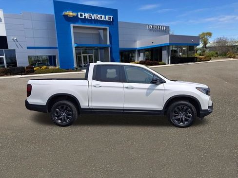 Used 2025 Honda Ridgeline Sport image 25