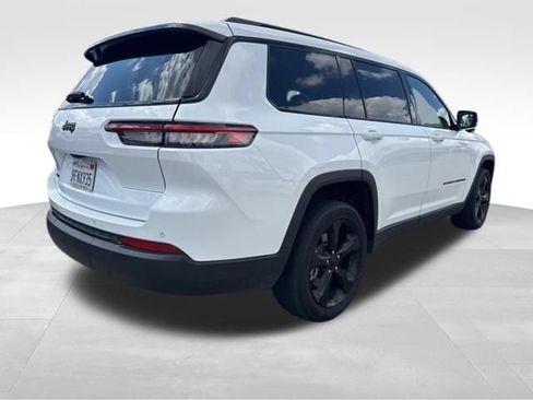 Used 2023 Jeep Grand Cherokee L Laredo AWD/4WD image 5