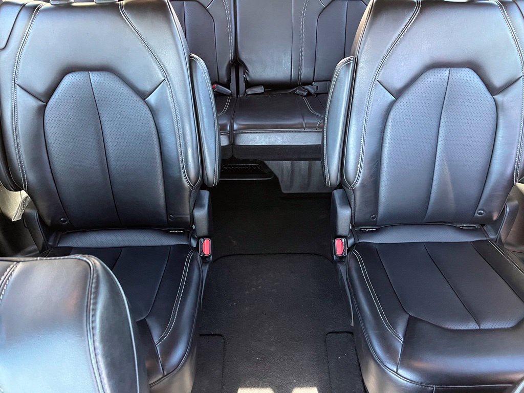 Used 2025 Chrysler Pacifica Select FWD image 17