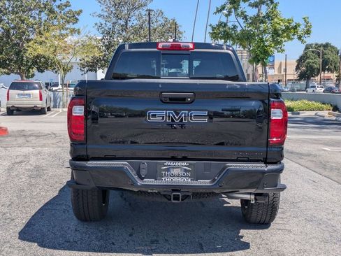 New 2026 GMC Canyon Denali w/ LPO, Denali Black Edition AWD/4WD image 10