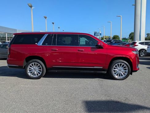 Used 2024 Cadillac Escalade ESV Premium Luxury image 3