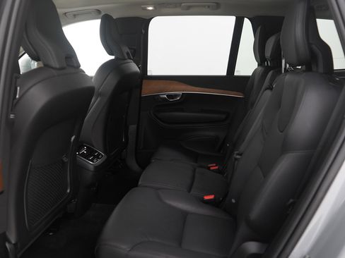 Used 2024 Volvo XC90 B6 Plus image 15