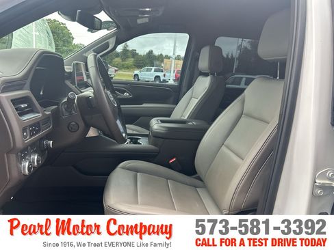 Used 2024 GMC Yukon XL SLT w/ SLT Luxury Package AWD/4WD image 11