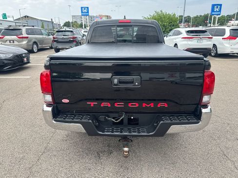 Used 2019 Toyota Tacoma SR w/ SX Package AWD/4WD image 6