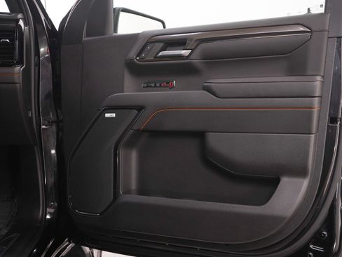 Used 2023 GMC Sierra 1500 AT4 w/ Technology Package AWD/4WD image 9