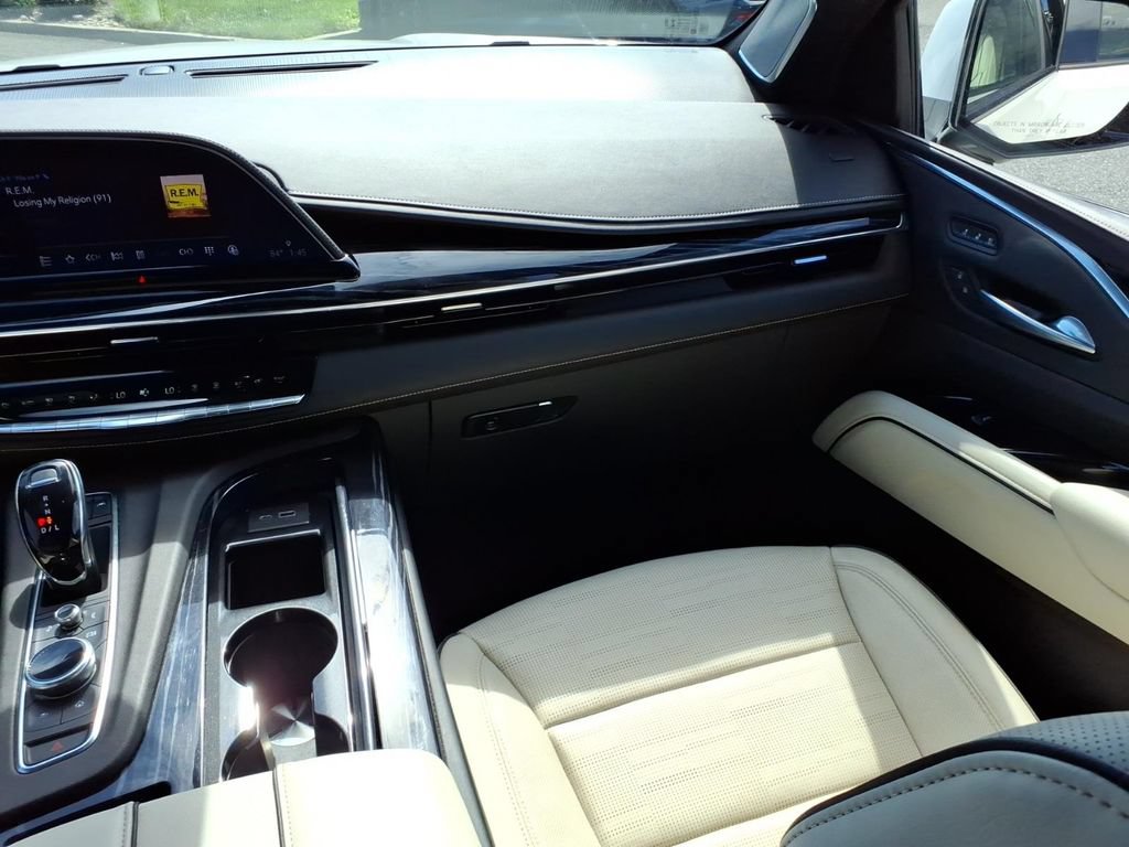 Used 2022 Cadillac Escalade Sport w/ Touring Package AWD/4WD image 18