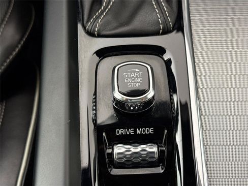 Used 2019 Volvo S60 T5 R-Design image 28