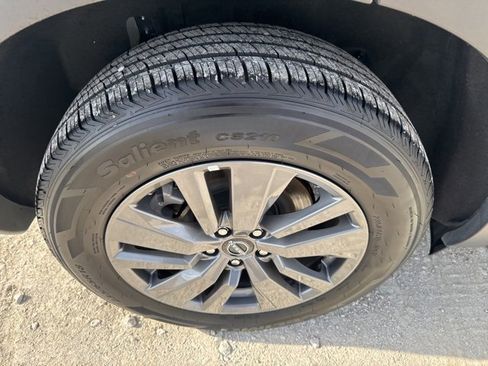 Used 2024 Nissan Pathfinder SV image 27