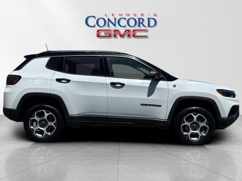 Used 2022 Jeep Compass Trailhawk w/ Trailhawk Elite Group AWD/4WD image 3