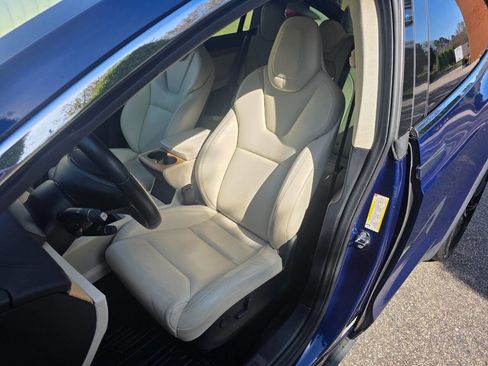 Used 2018 Tesla Model X 75D image 14