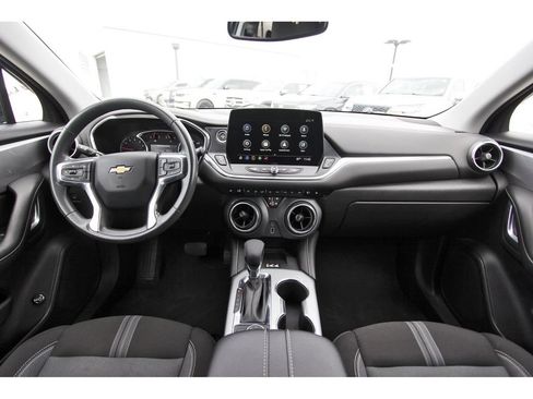 Used 2024 Chevrolet Blazer LT w/ Convenience Package FWD image 9