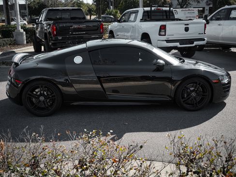Used 2010 Audi R8 V10 image 12