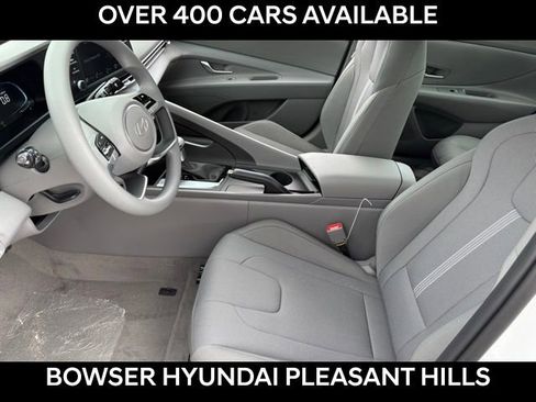 New 2026 Hyundai Elantra SE FWD image 4