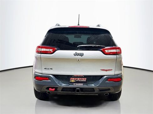 Used 2018 Jeep Cherokee Trailhawk w/ Cold Weather Group image 8