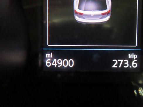 Used 2019 Volkswagen Tiguan SE image 12