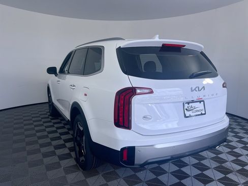 Certified 2024 Kia Telluride S w/ S Sunroof Package FWD image 7