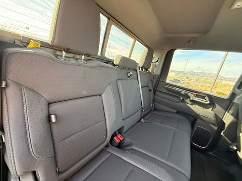 New 2026 GMC Sierra 2500 SLE w/ Preferred Package image 15