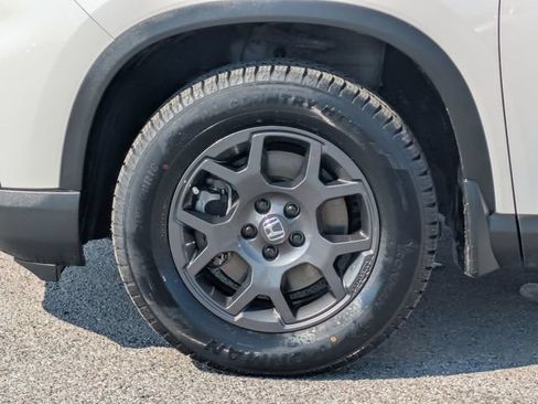 Used 2023 Honda Pilot TrailSport image 11