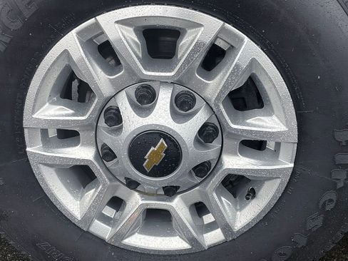 Used 2023 Toyota Highlander XLE image 45