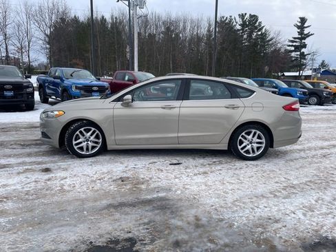 Used 2015 Ford Fusion SE image 6