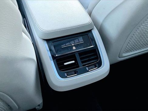 Used 2020 Volvo XC90 T5 Momentum image 10