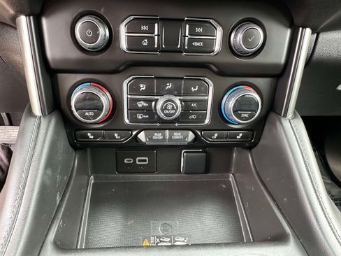Used 2023 Chevrolet Tahoe LT AWD/4WD image 12