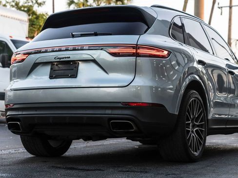 Used 2020 Porsche Cayenne AWD/4WD image 15
