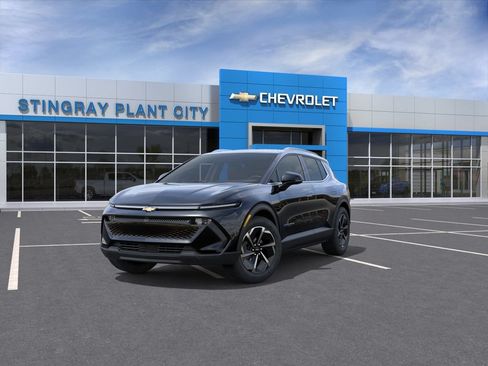 New 2026 Chevrolet Equinox EV LT w/ LPO, All-Weather Mat Package AWD/4WD image 8