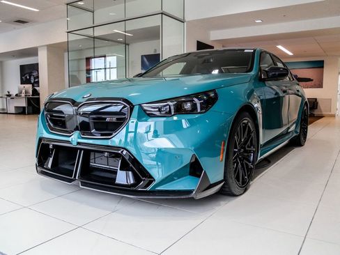 New 2026 BMW M5 w/ Carbon Package image 1