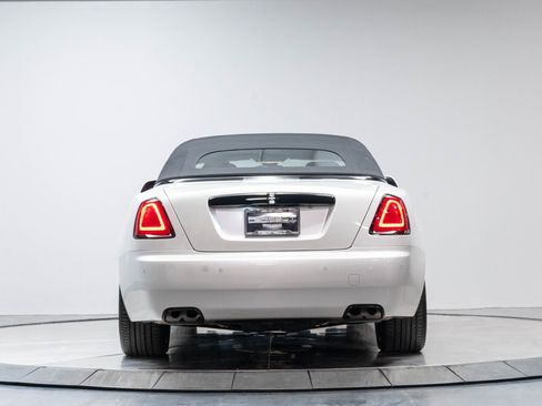 Used 2017 Rolls-Royce Dawn RWD image 62