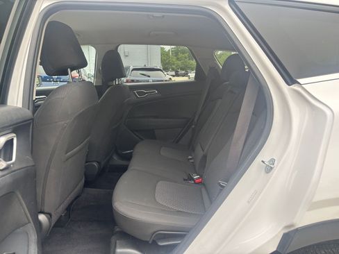 Used 2025 Kia Sportage LX FWD image 24