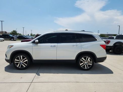 Used 2016 Honda Pilot Elite image 3