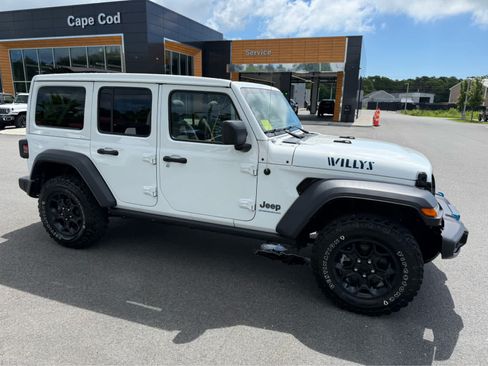 Used 2023 Jeep Wrangler Unlimited w/ Sun & Screen Package AWD/4WD image 2