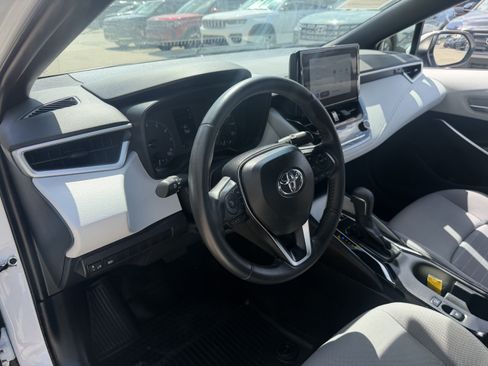 Used 2025 Toyota Corolla SE FWD image 28
