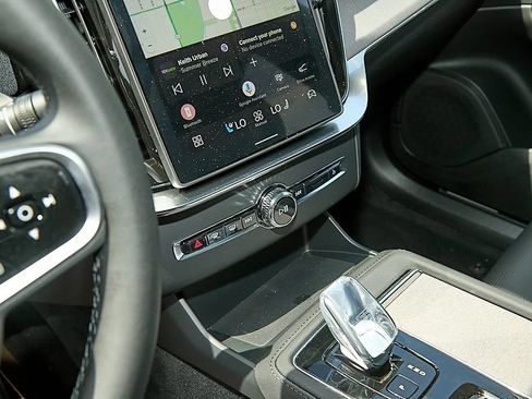 New 2026 Volvo XC90 T8 Ultra w/ Protection Package AWD/4WD image 15