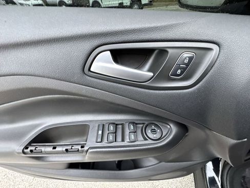 Used 2018 Ford Escape SEL image 15